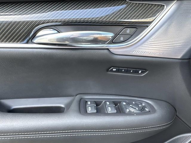 Used 2023 Cadillac XT6 Sport w/ LPO, ONYX Package image 21