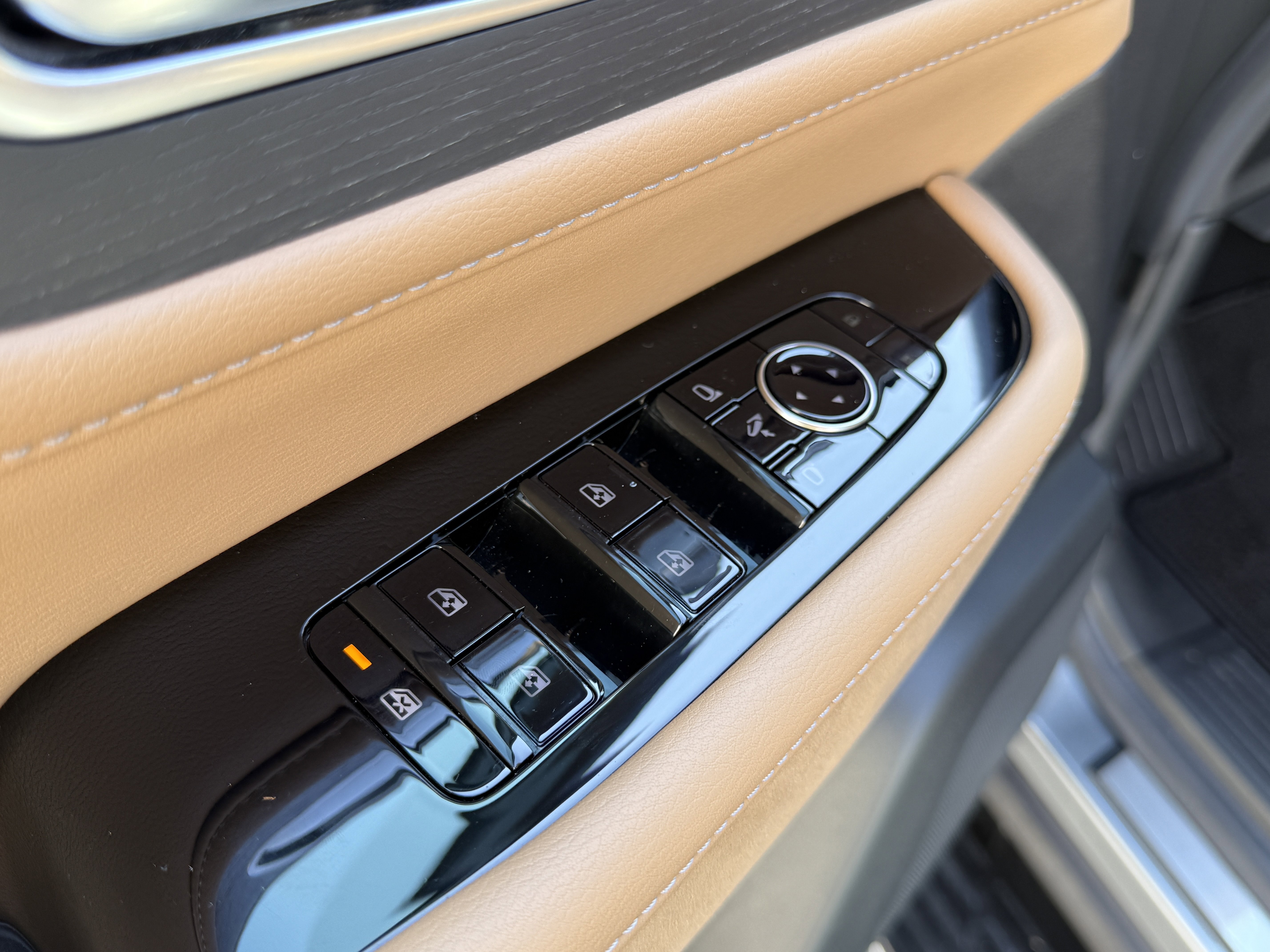 Certified 2025 INFINITI QX80 Sensory image 11