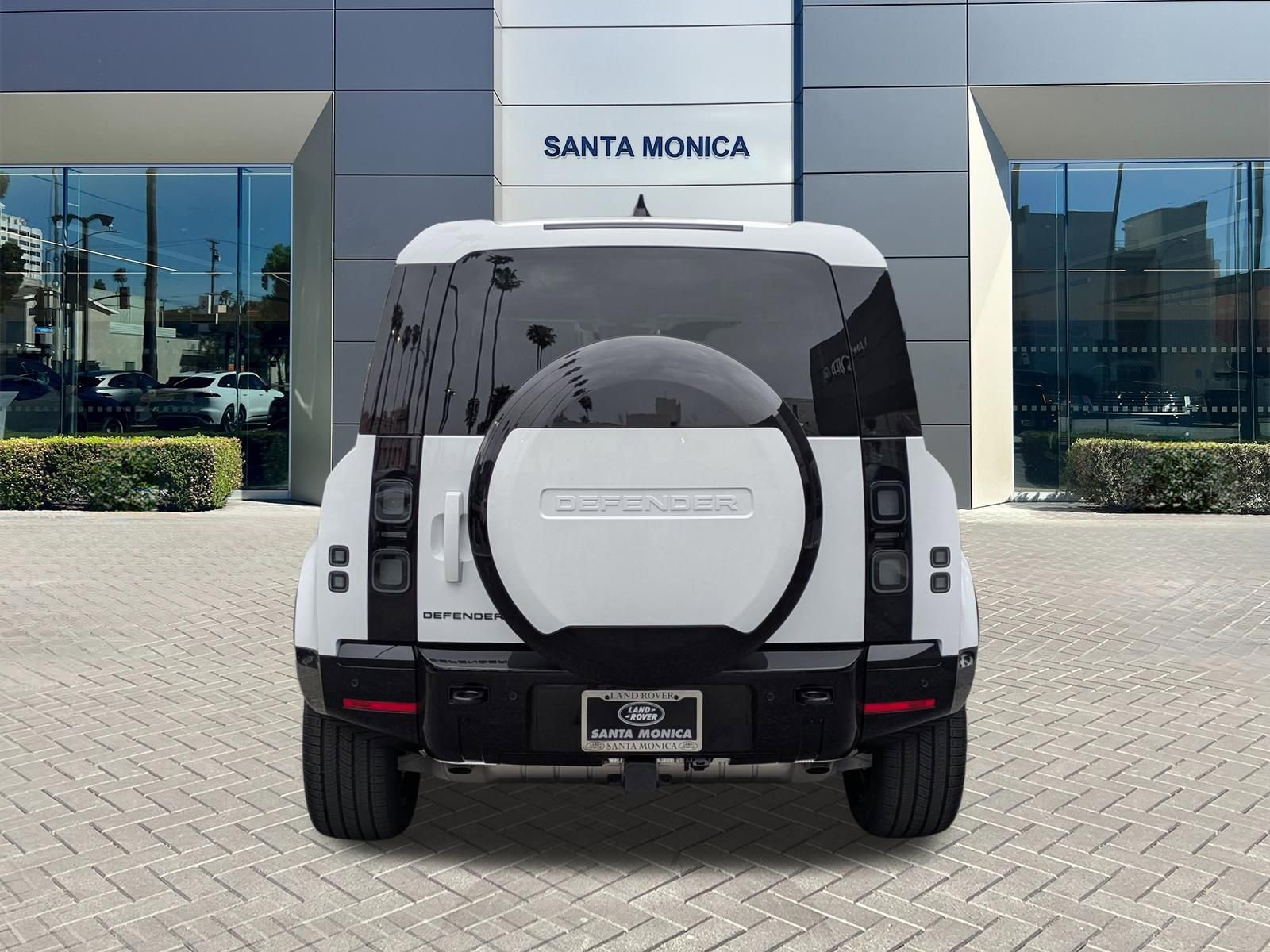 New 2026 Land Rover Defender 110 X-Dynamic SE image 6