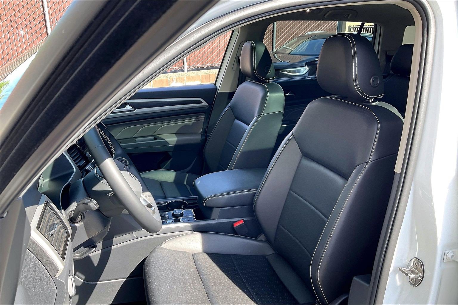 Certified 2023 Volkswagen Atlas SE w/ Panoramic Sunroof Package AWD/4WD image 24