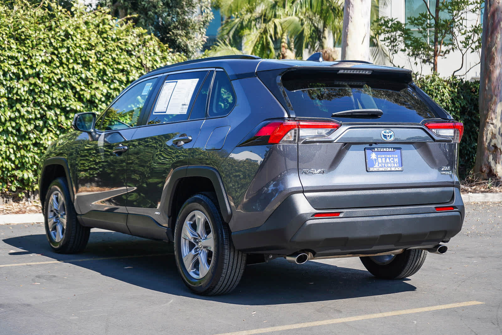 Used 2024 Toyota RAV4 XLE AWD/4WD image 4