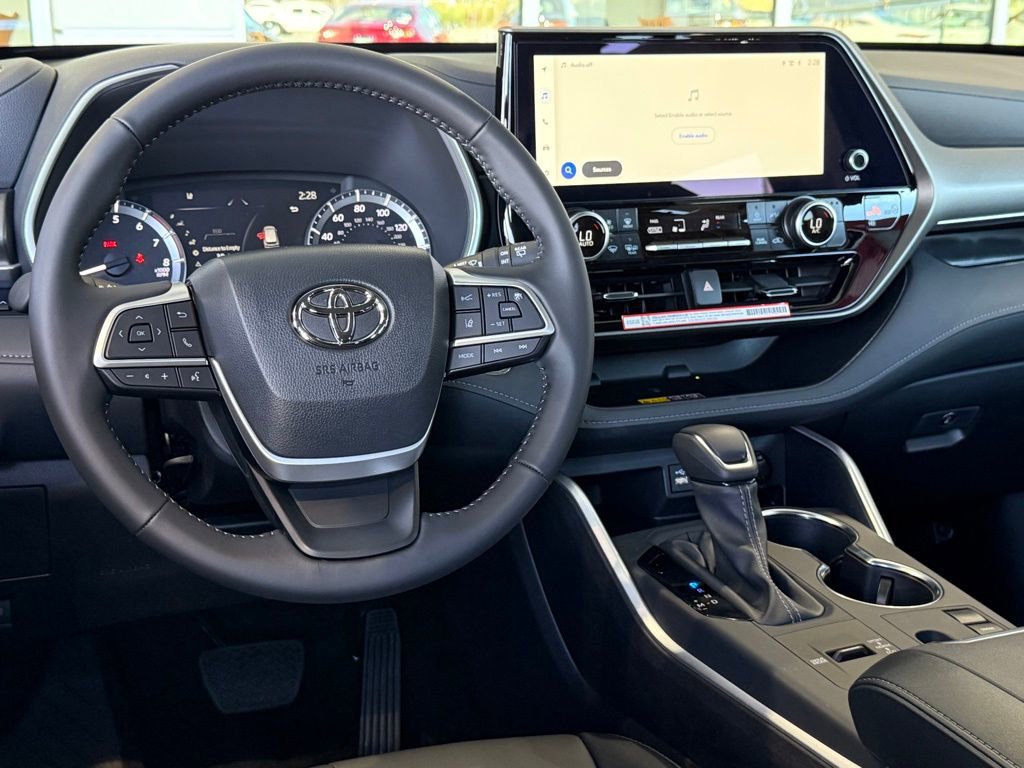 New 2025 Toyota Highlander XLE image 26