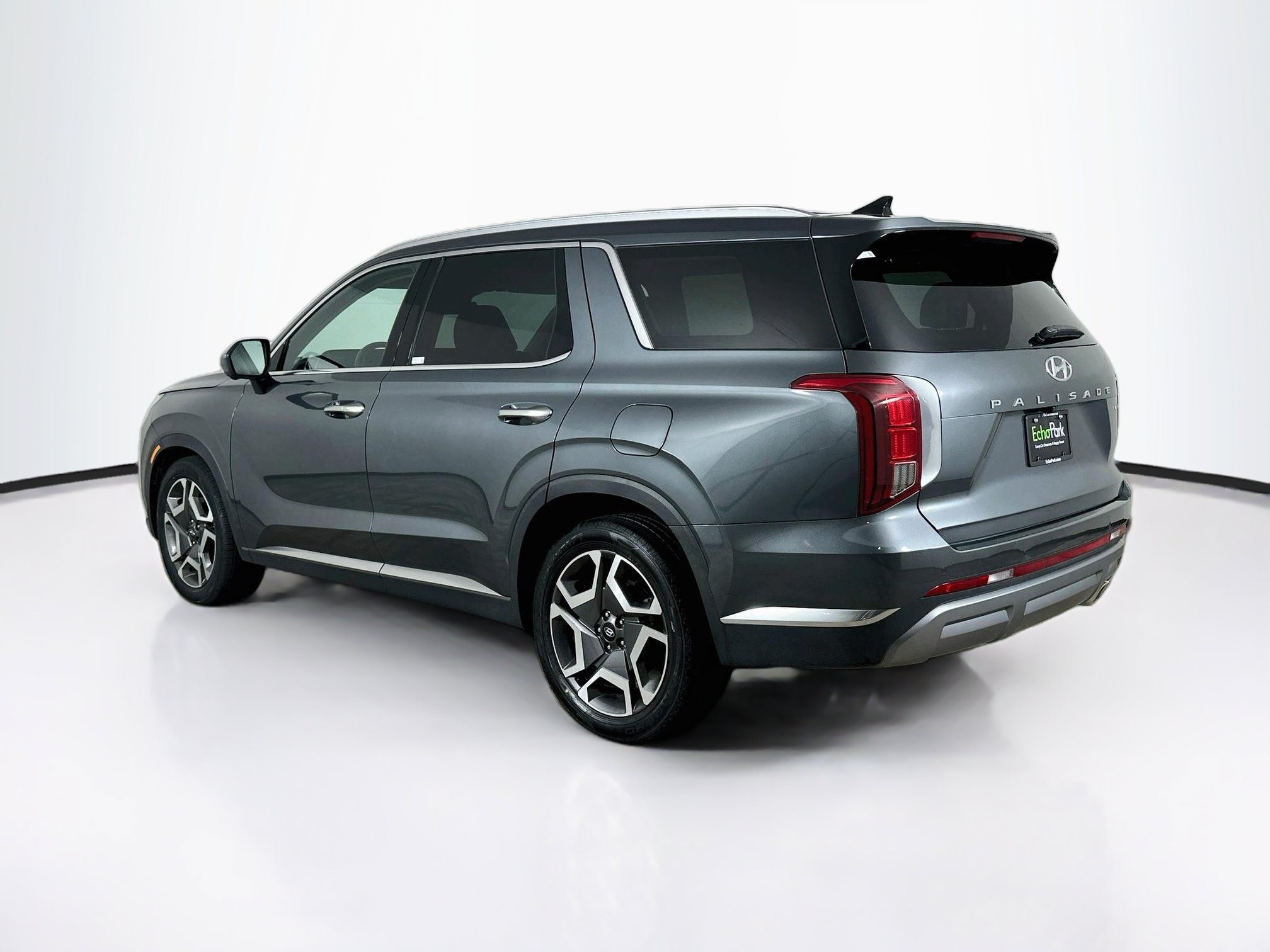 Used 2024 Hyundai Palisade Limited AWD/4WD image 5
