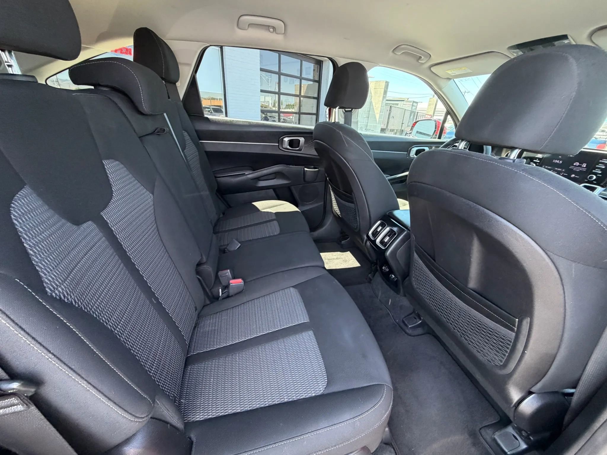 Used 2022 Kia Sorento LX AWD/4WD image 15