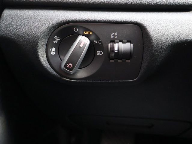 Used 2018 Audi Q3 2.0T Premium w/ Convenience Package image 39