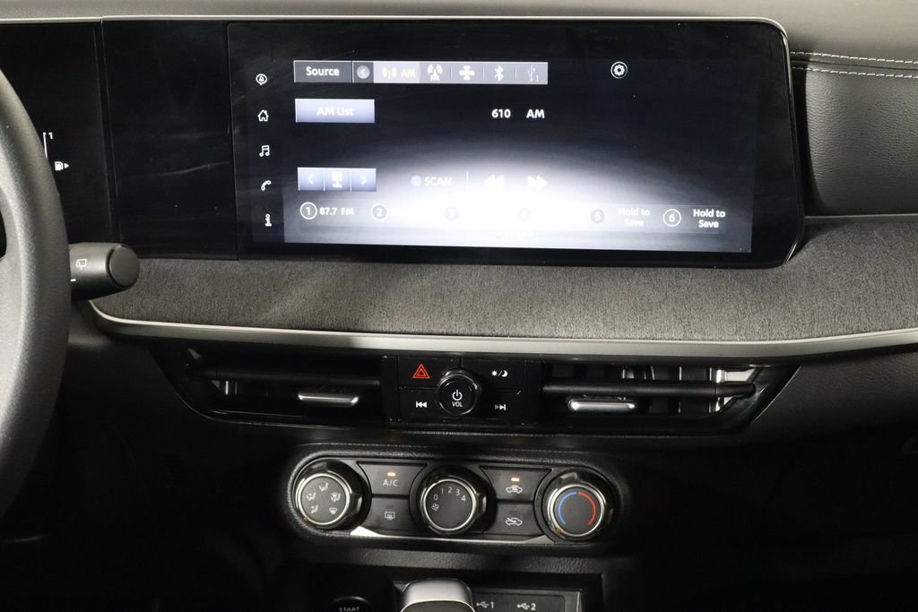 Used 2025 Nissan Kicks SV FWD image 24