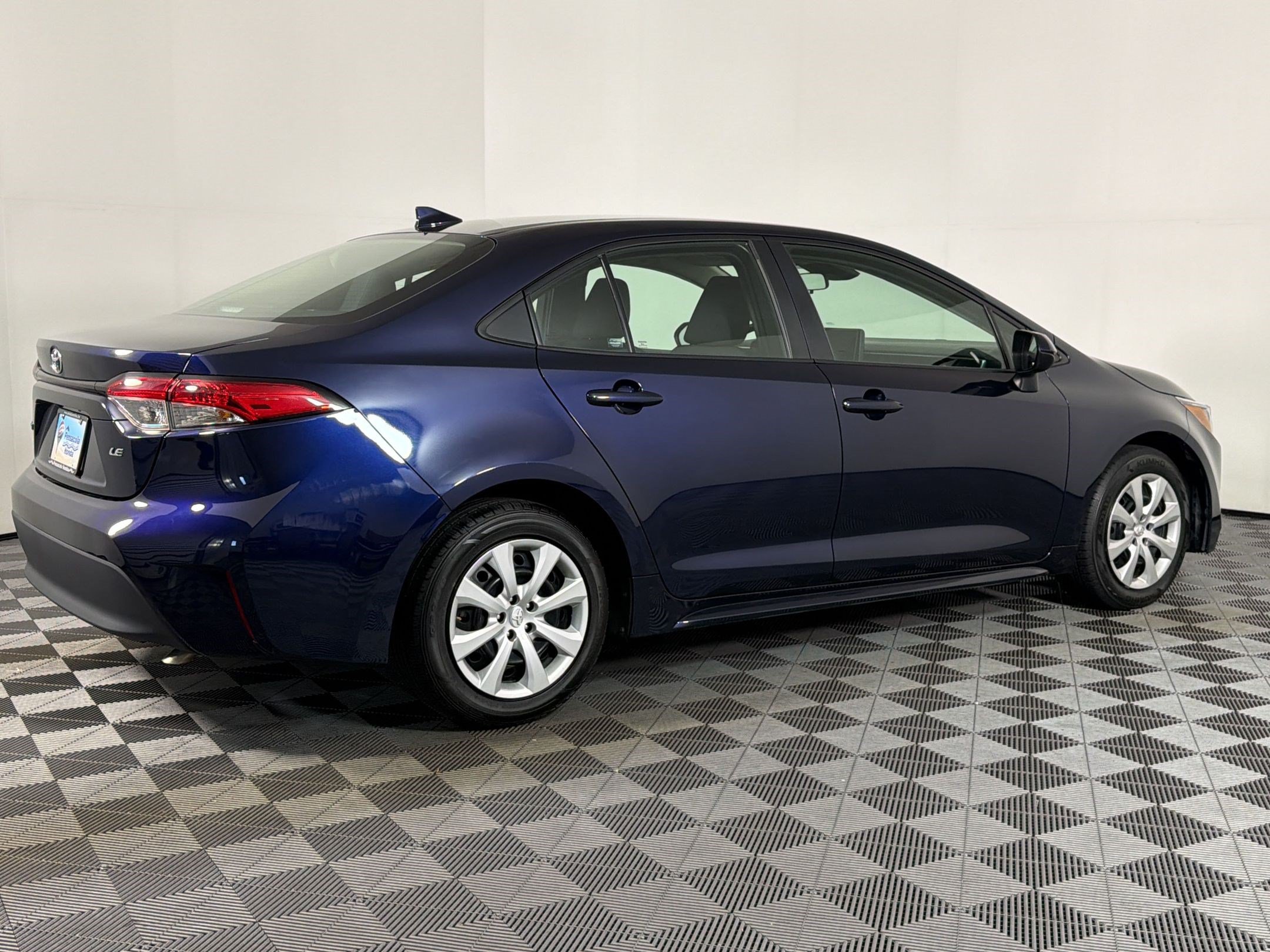 Used 2024 Toyota Corolla LE FWD image 7