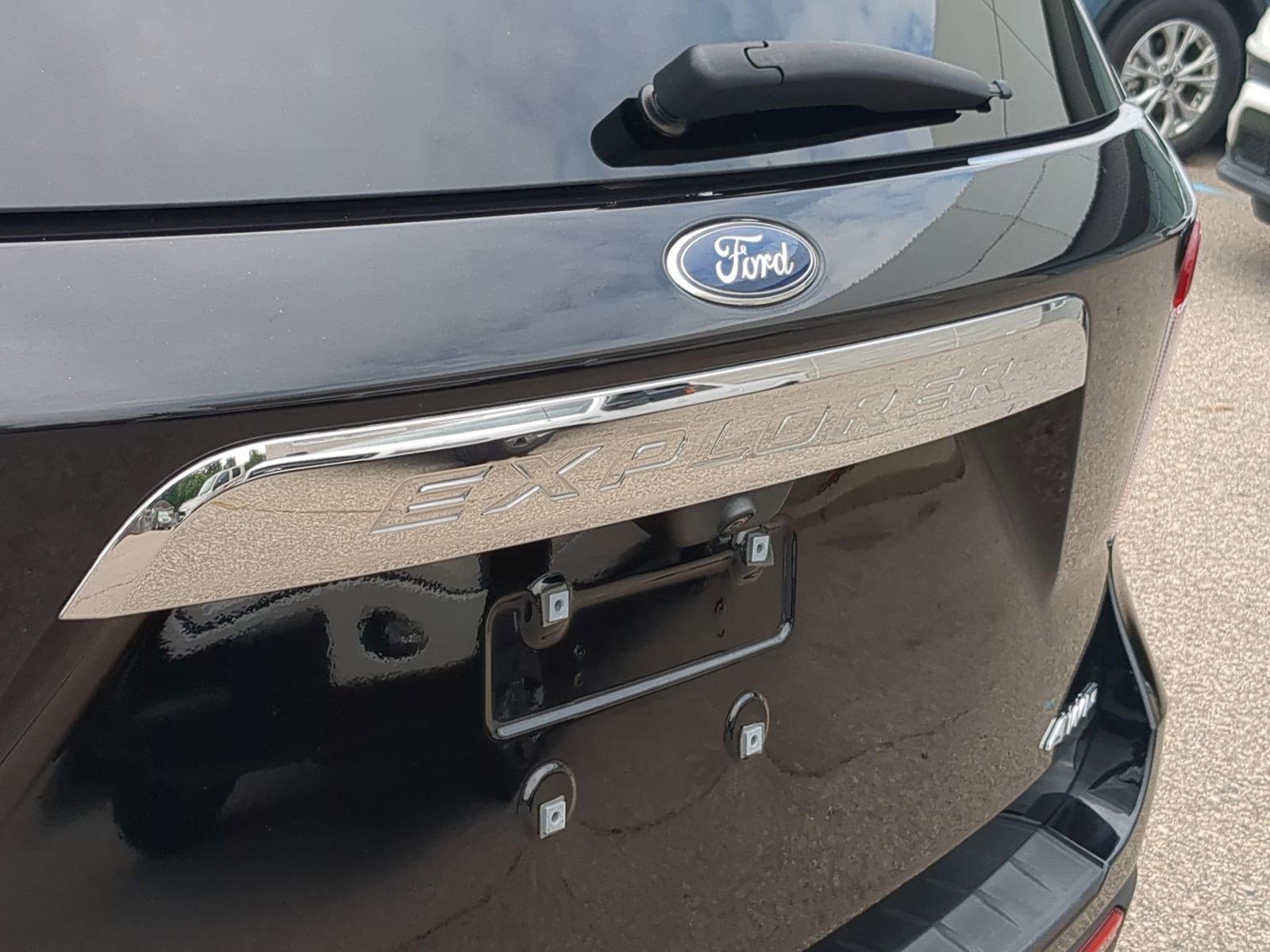 Certified 2022 Ford Explorer XLT w/ Equipment Group 202A image 18