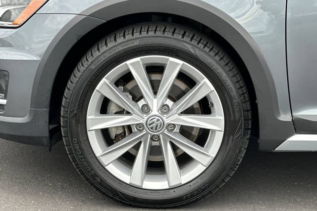 Used 2017 Volkswagen Golf Alltrack SE AWD/4WD image 31