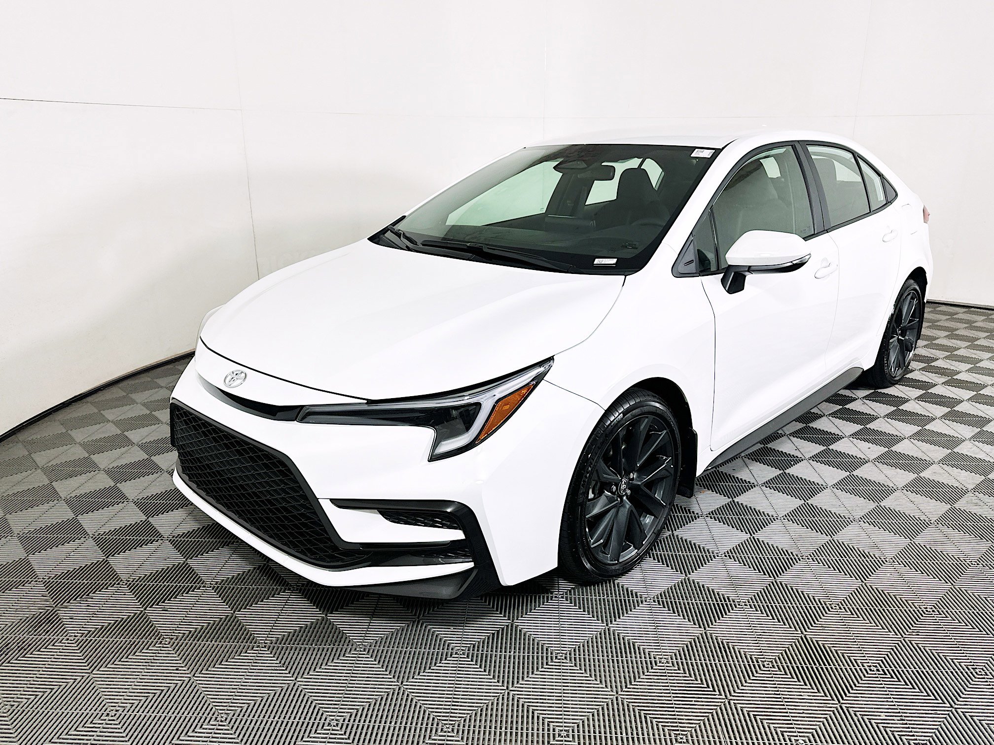 Used 2026 Toyota Corolla SE FWD image 7