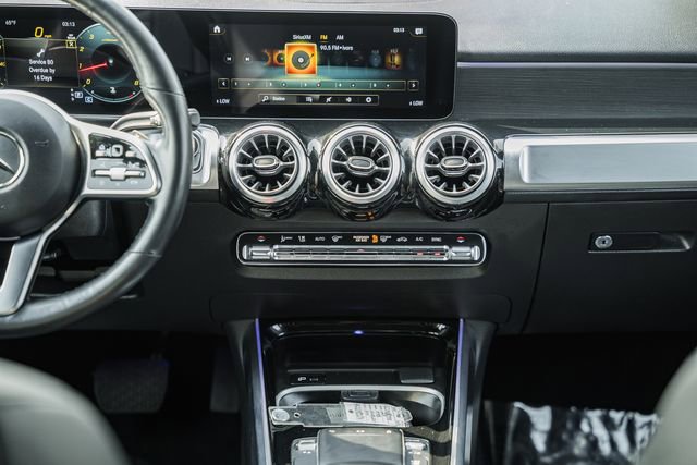 Used 2023 Mercedes-Benz GLB 250 4MATIC w/ Premium Package image 21