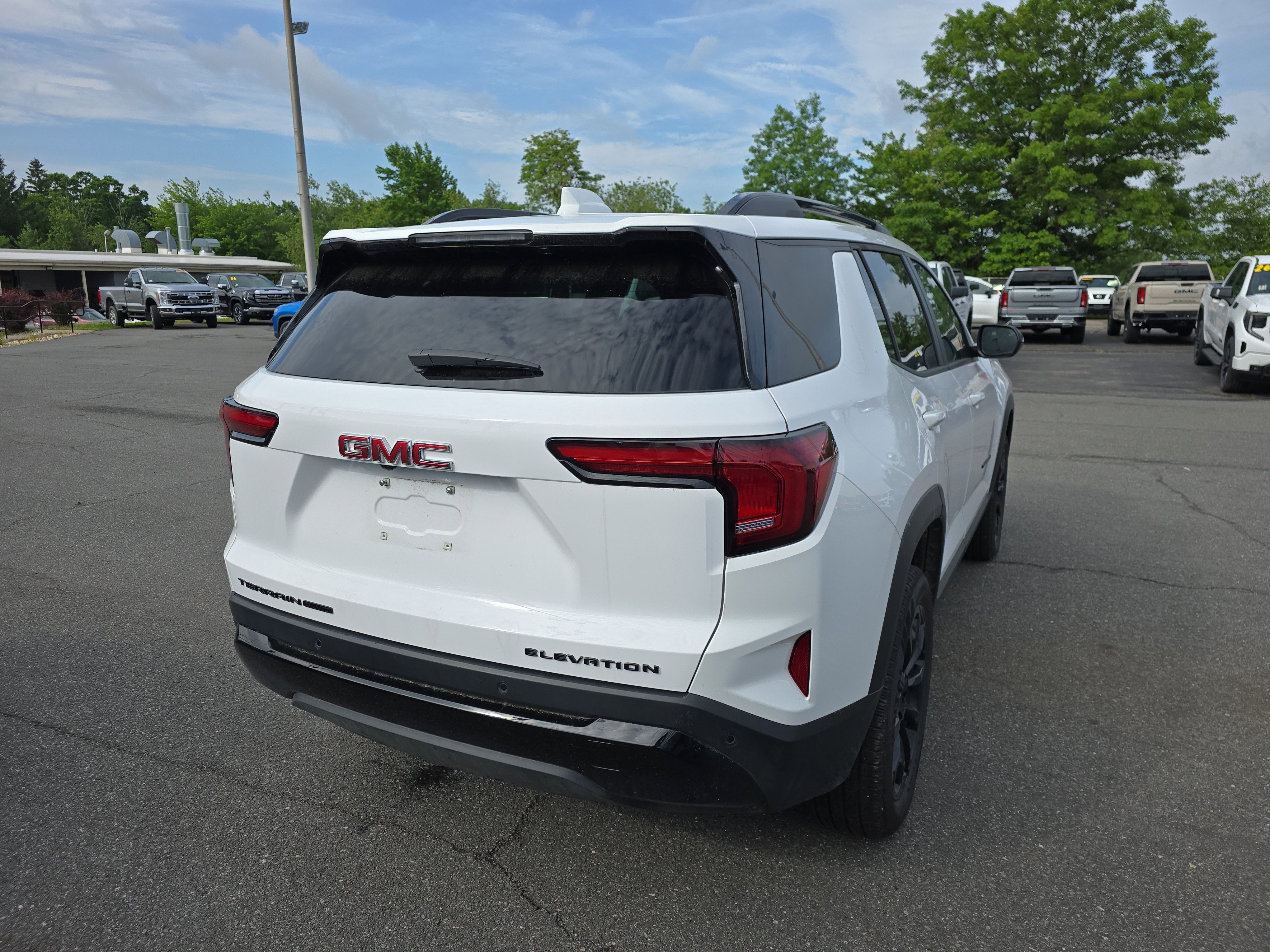 Used 2026 GMC Terrain Elevation w/ Elevation Premium Package AWD/4WD video 3