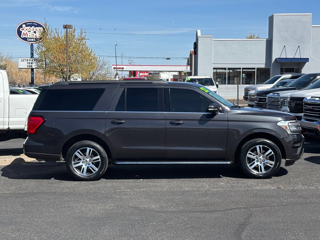 Used 2023 Ford Expedition Max XLT image 38