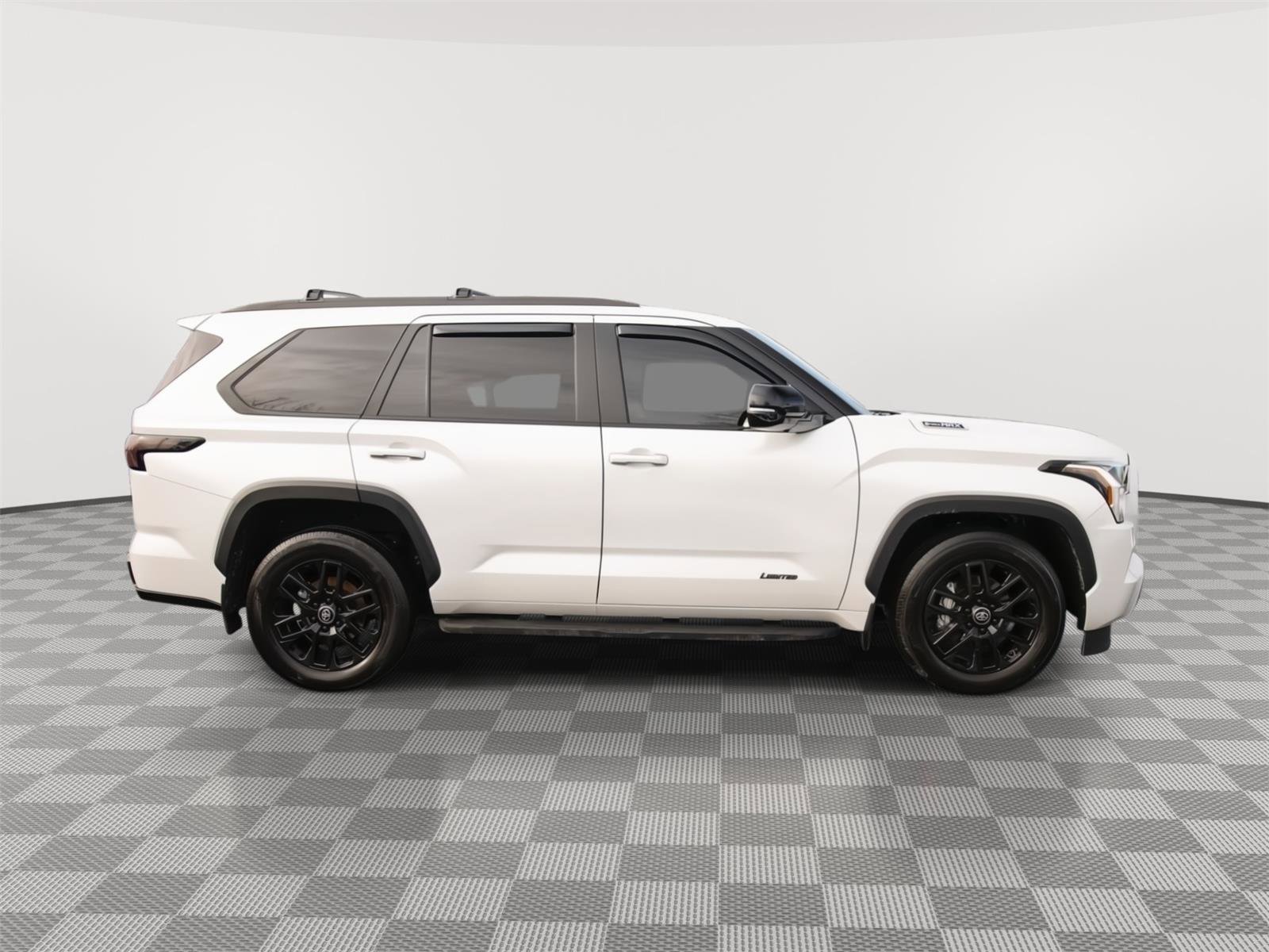 Used 2025 Toyota Sequoia Limited image 30