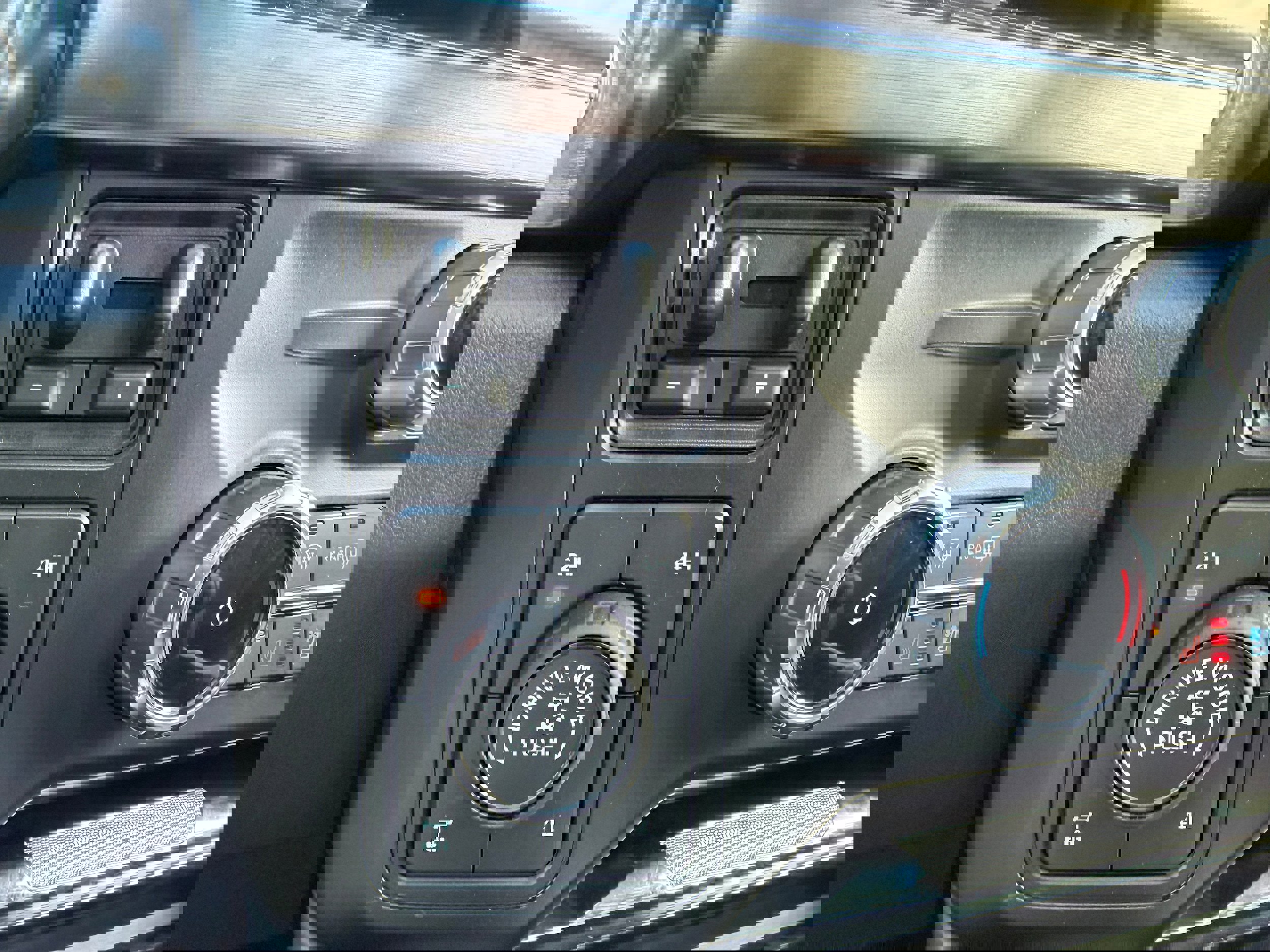 Certified 2024 Ford F350 Lariat w/ Lariat Ultimate Package image 22