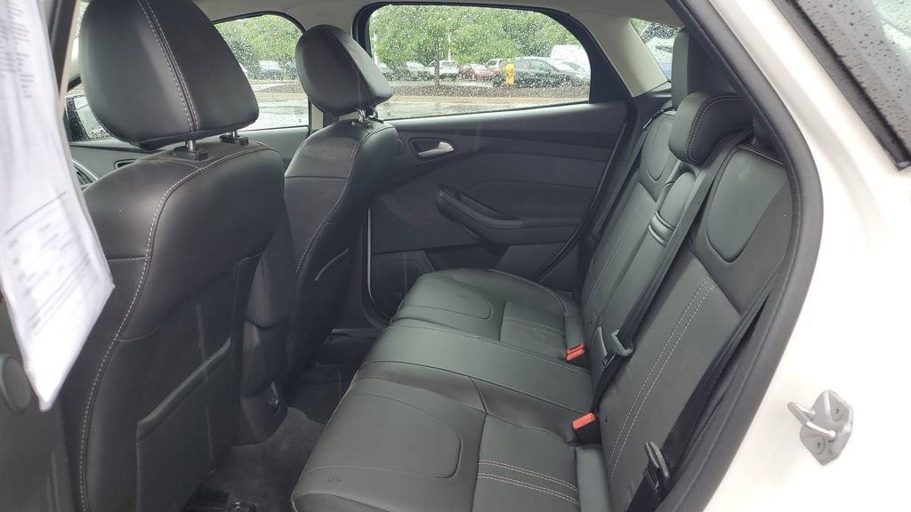 Used 2013 Ford Focus Titanium FWD image 21