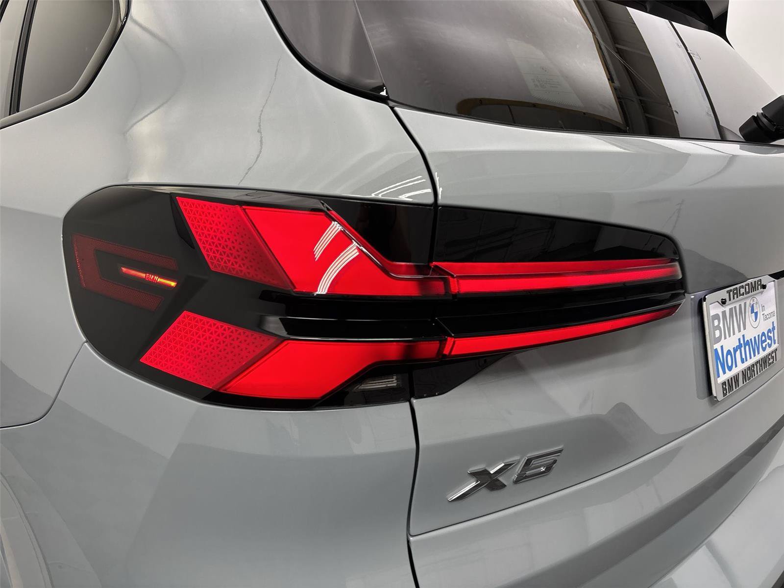New 2026 BMW X5 xDrive50e w/ M Sport Package AWD/4WD image 19