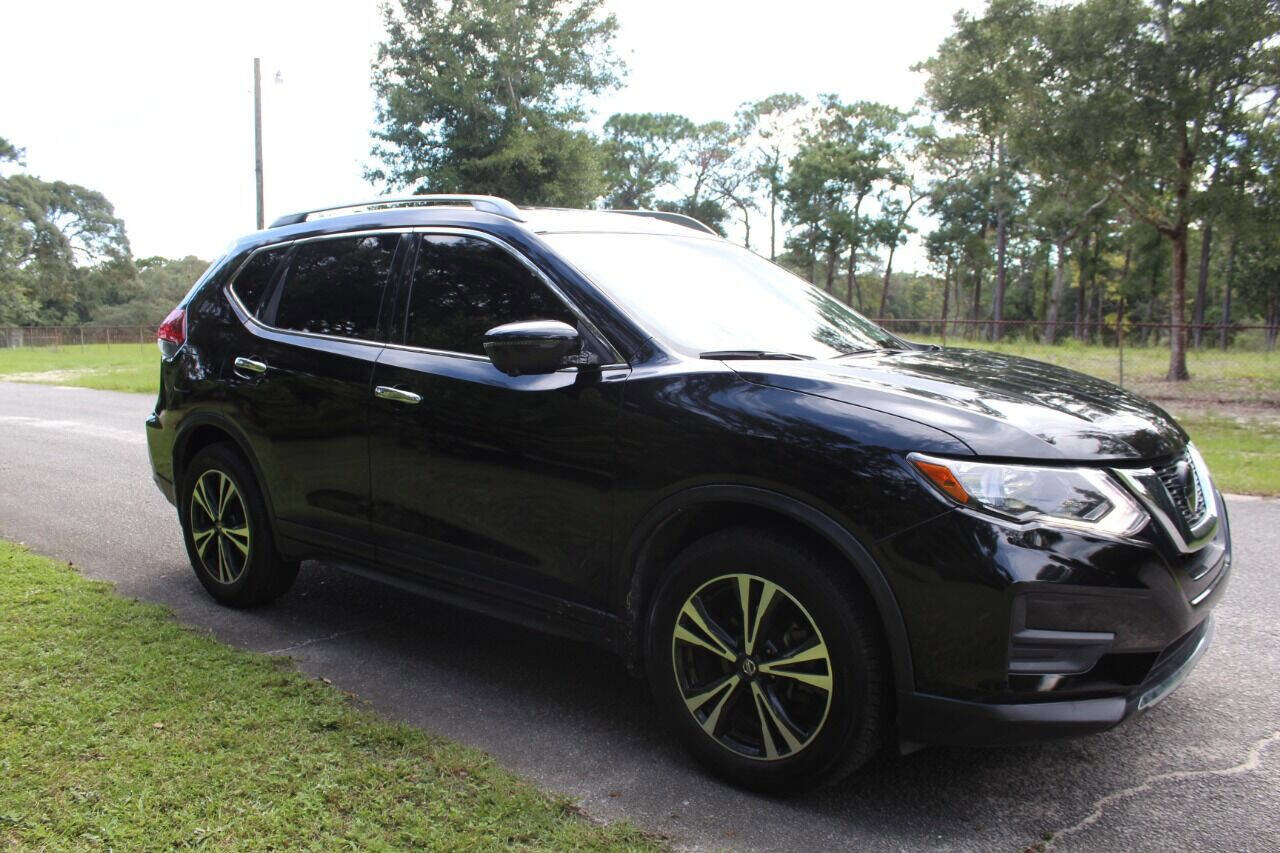 Used 2019 Nissan Rogue SV w/ Premium Package image 2