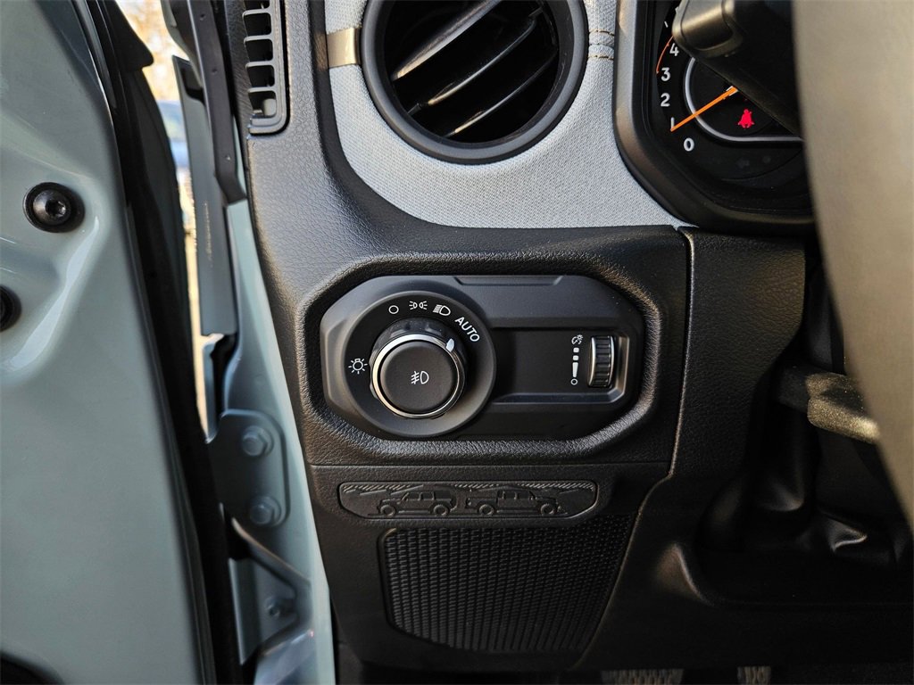 Used 2024 Jeep Wrangler Sport S image 17