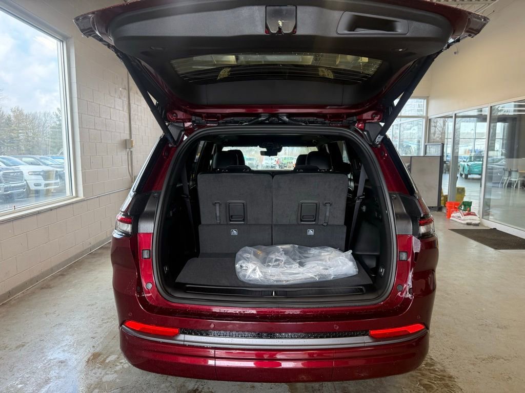 New 2026 Jeep Grand Cherokee L Limited image 25