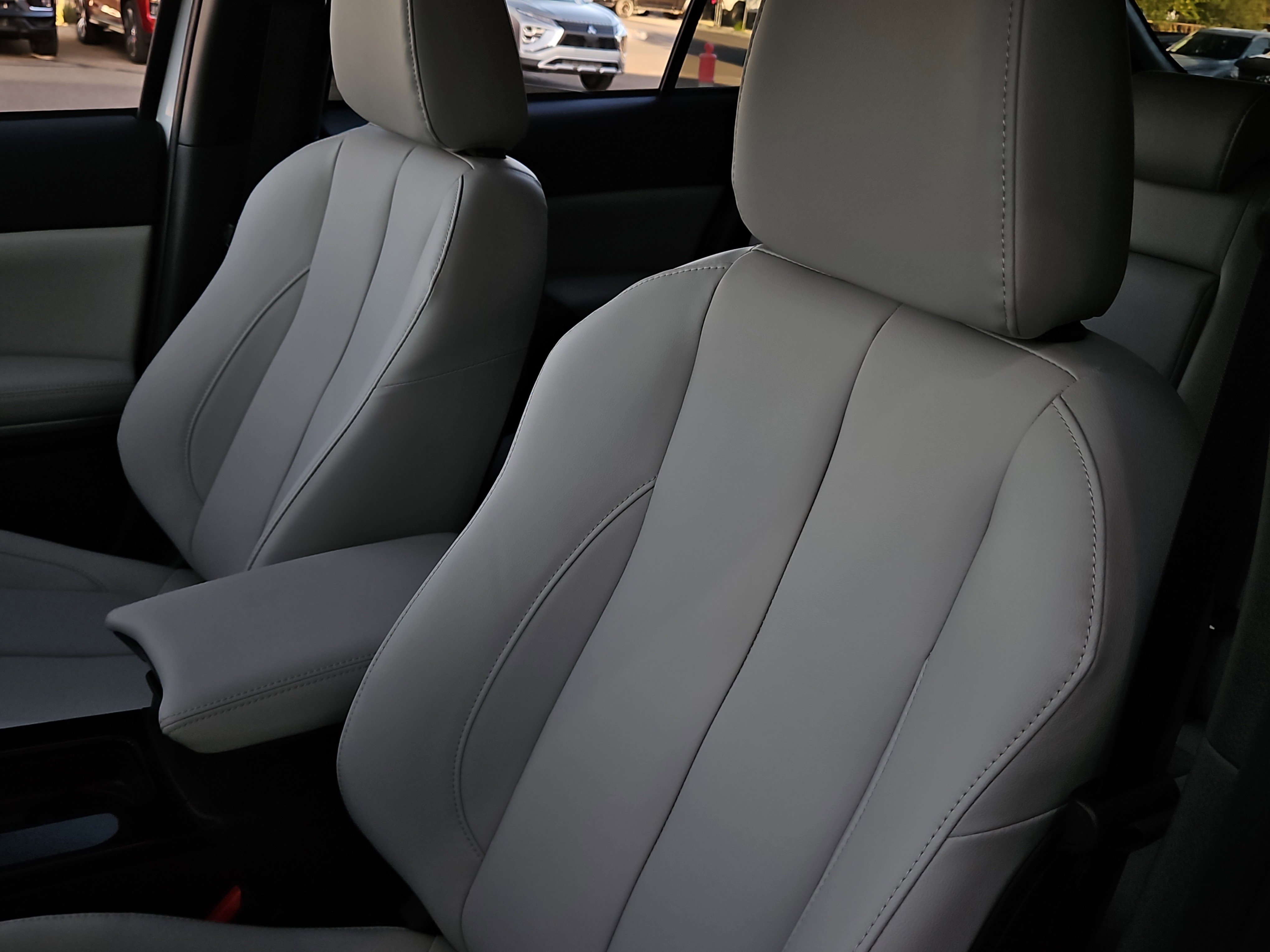 New 2025 Mitsubishi Eclipse Cross SEL image 8