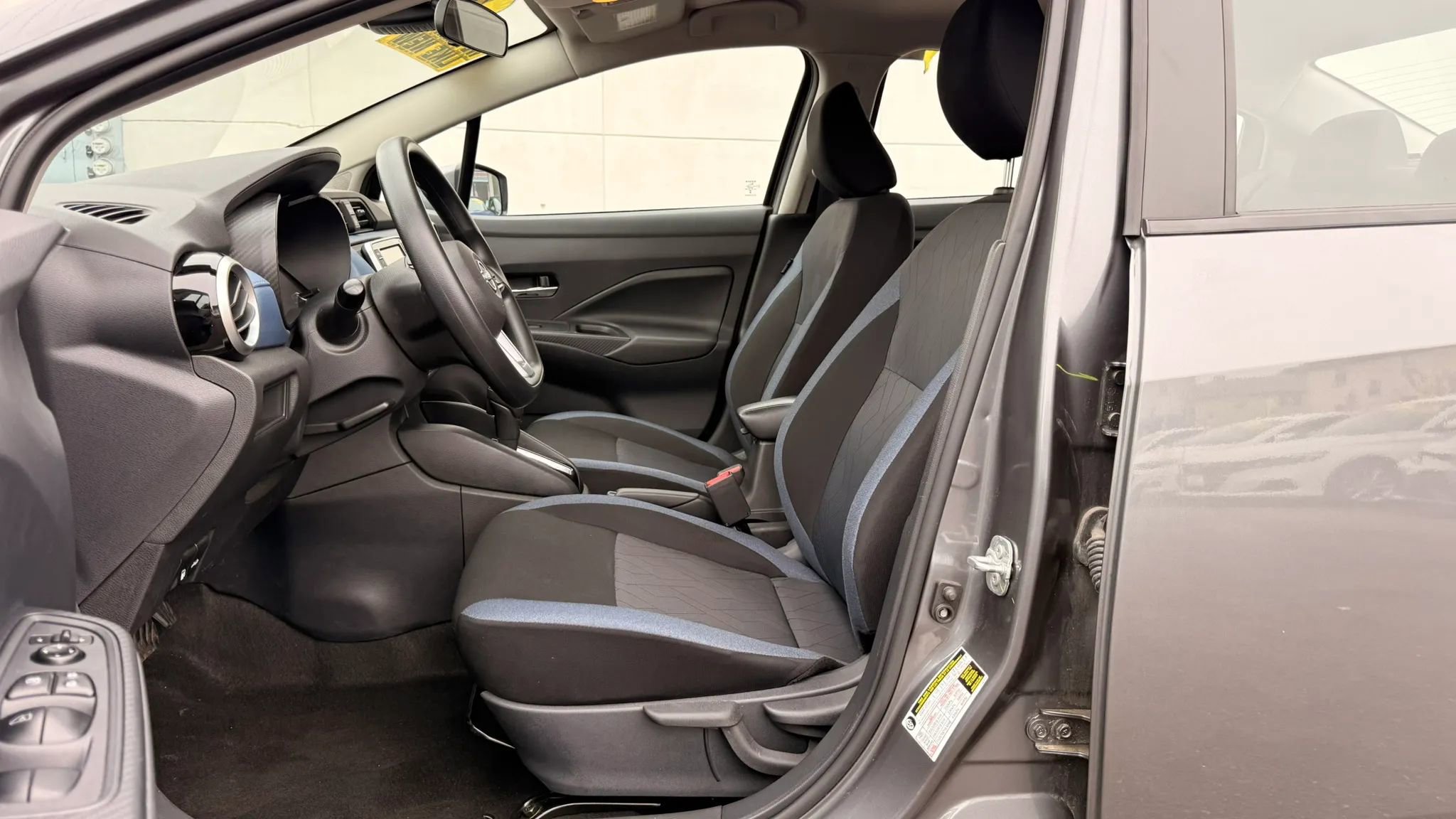 Used 2025 Nissan Versa SV FWD image 12