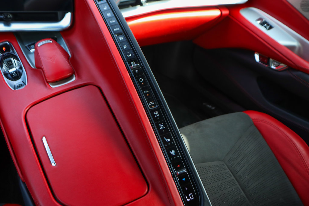 Used 2022 Chevrolet Corvette Stingray Premium Cpe w/ Z51 Performance Package RWD image 37