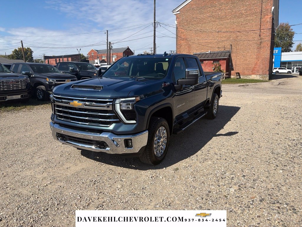 Used 2025 Chevrolet Silverado 2500 LTZ w/ LTZ Plus Package AWD/4WD image 3