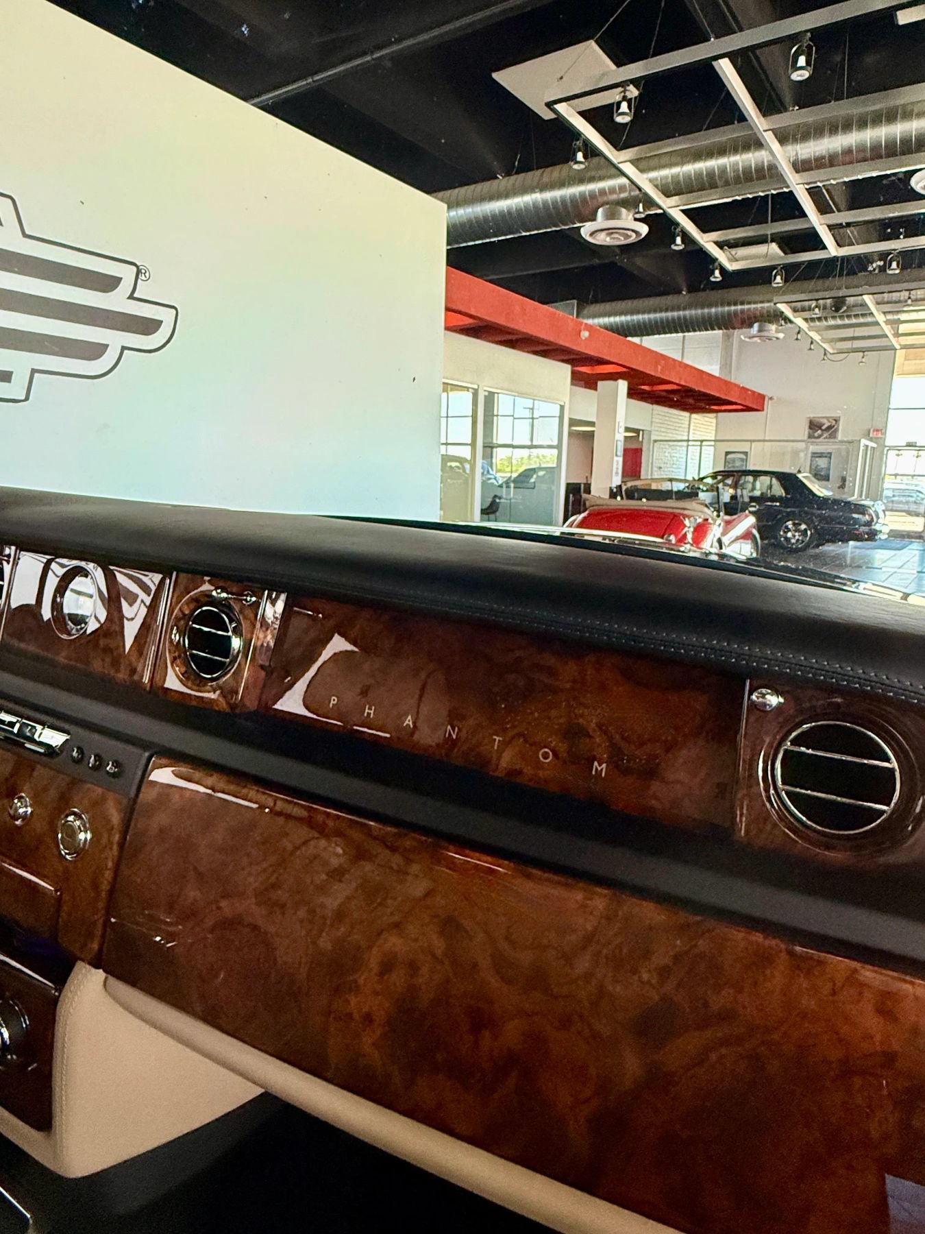 Used 2015 Rolls-Royce Phantom Sedan RWD image 24