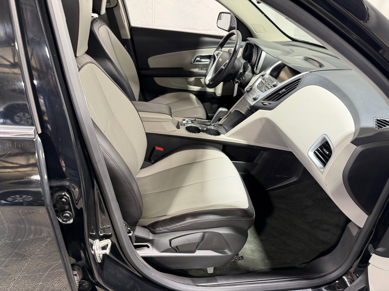 Used 2012 Chevrolet Equinox LTZ image 12