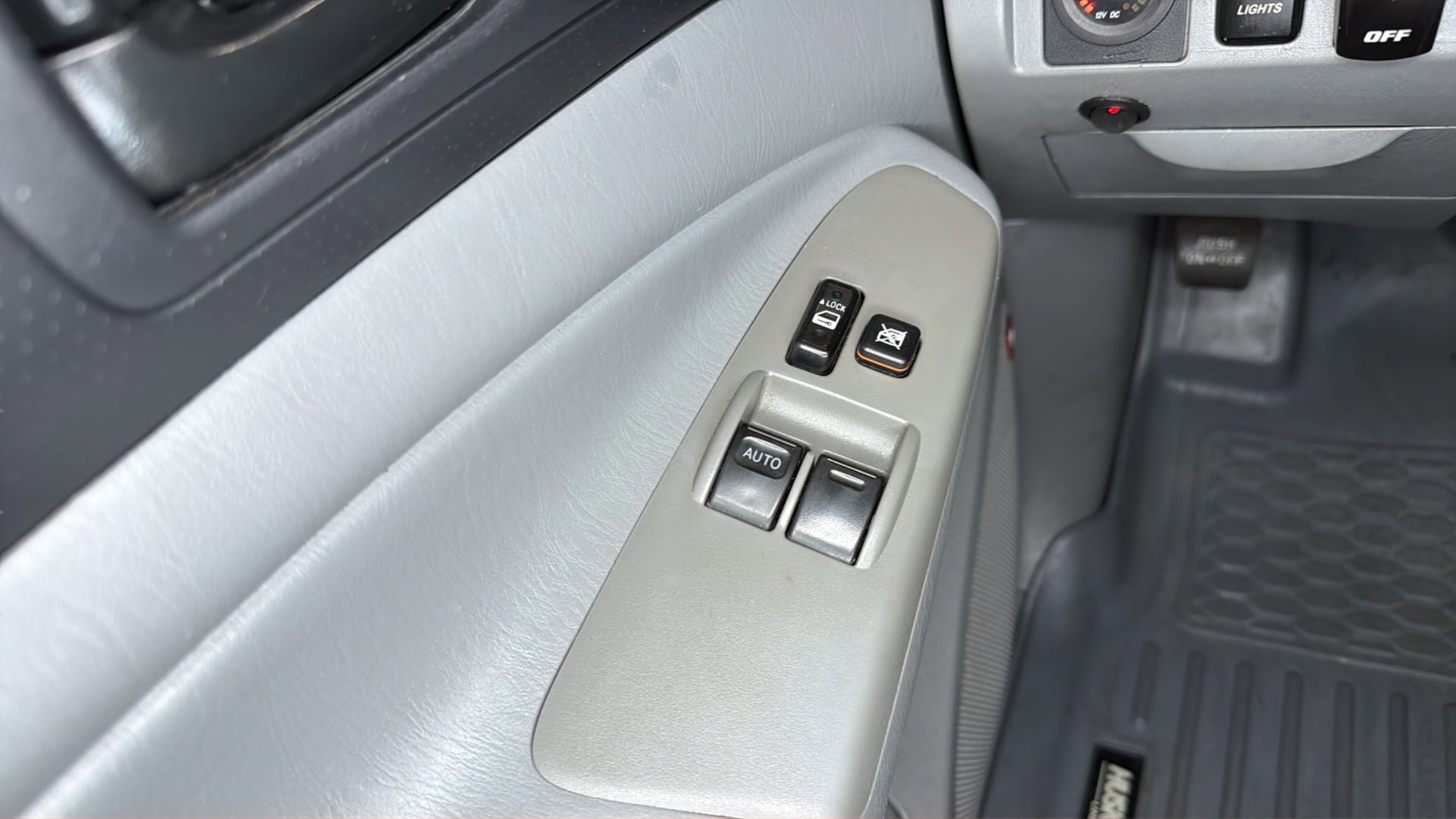 Used 2011 Toyota Tacoma 2WD Access Cab image 19