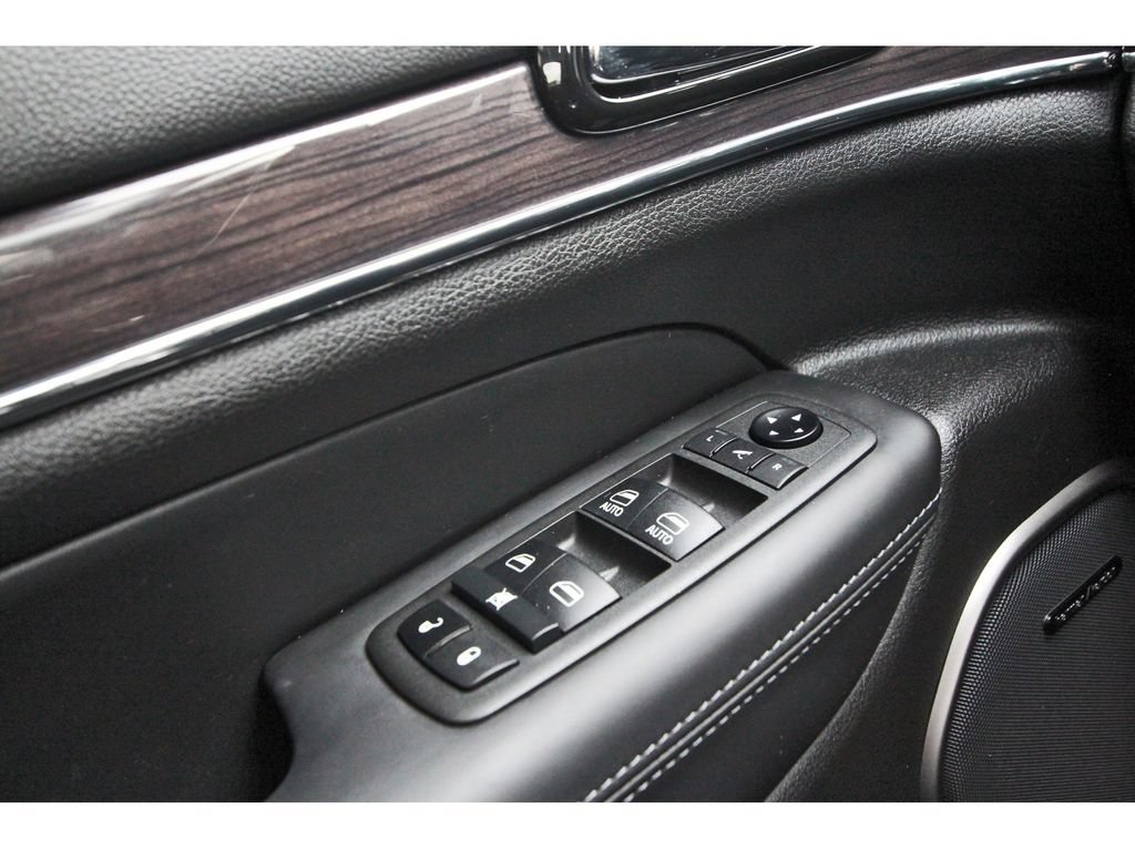 Used 2021 Jeep Grand Cherokee Overland RWD image 20