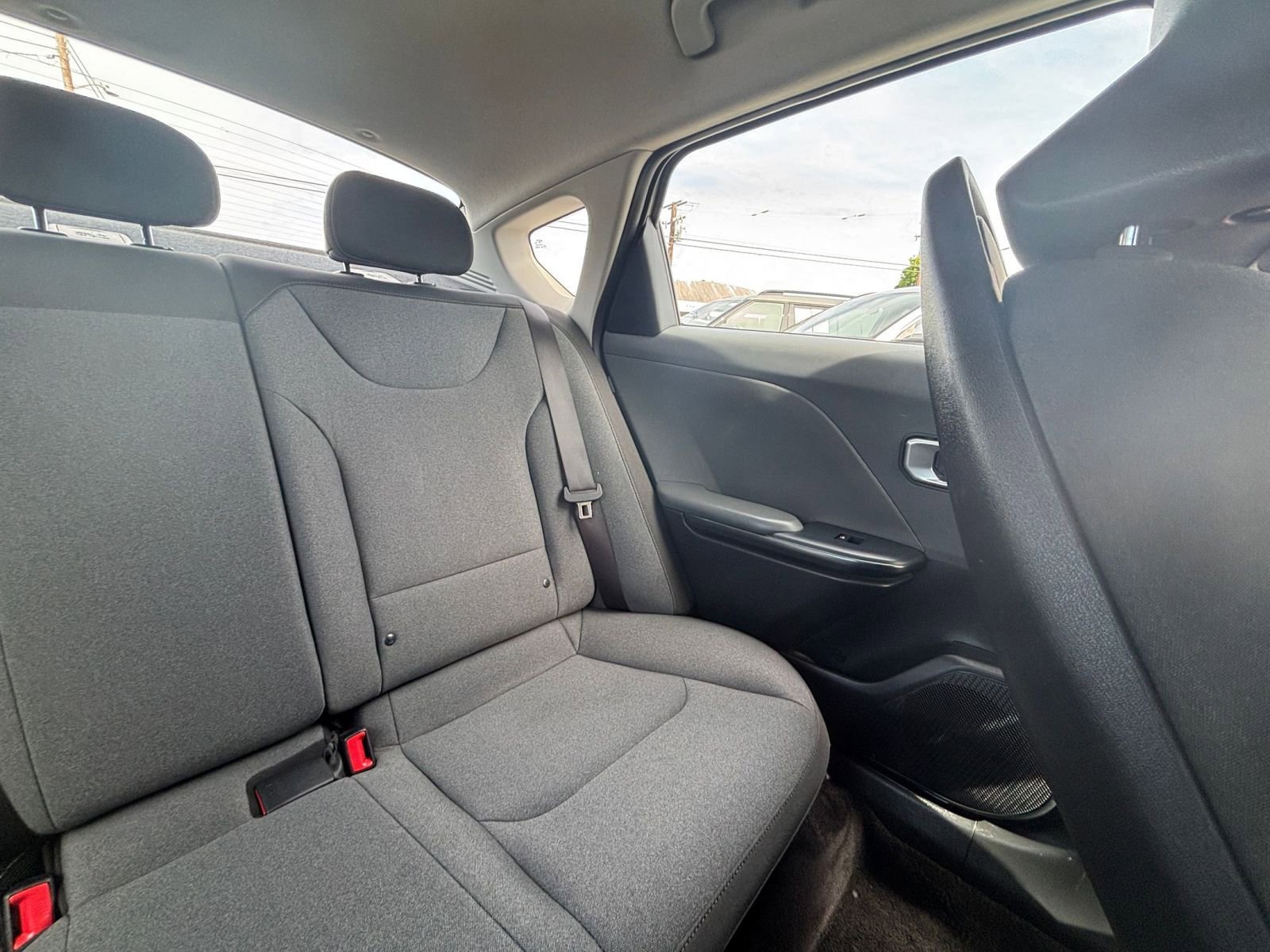 Used 2025 Kia K4 LXS image 40