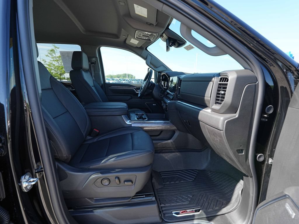 Used 2026 Chevrolet Silverado 3500 LTZ w/ LTZ Plus Package AWD/4WD image 24