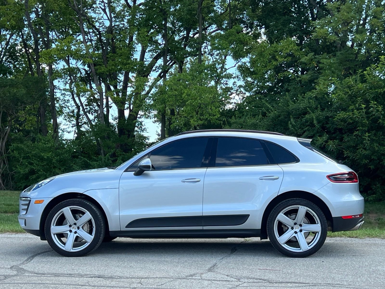 Used 2016 Porsche Macan S AWD/4WD image 2