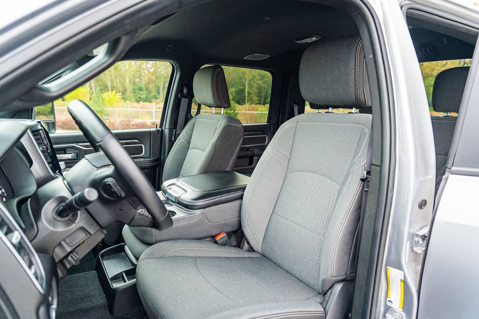 Used 2024 RAM 2500 Big Horn w/ Sport Appearance Package image 18