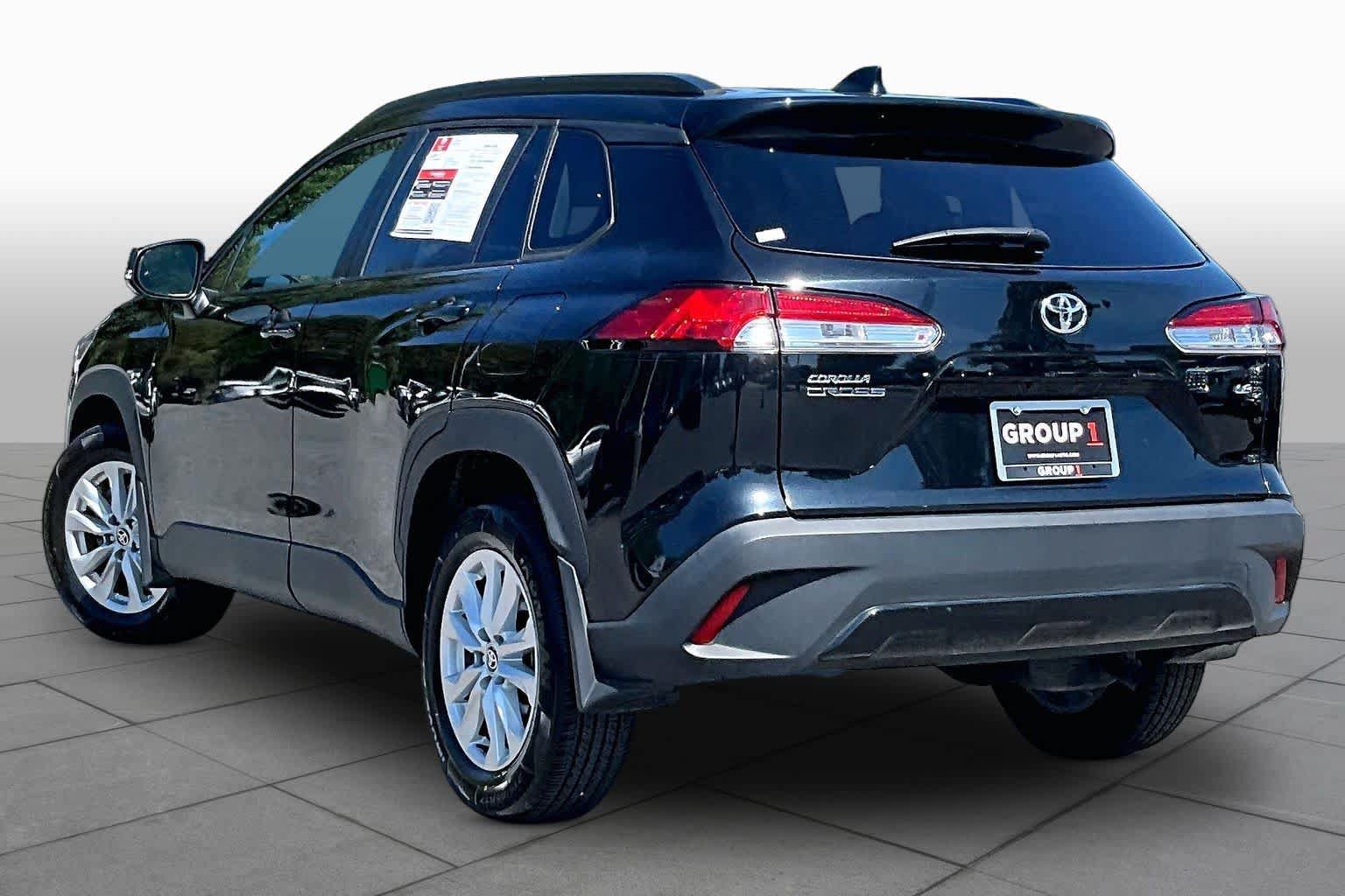 Used 2023 Toyota Corolla Cross LE w/ Moonroof Package FWD image 12