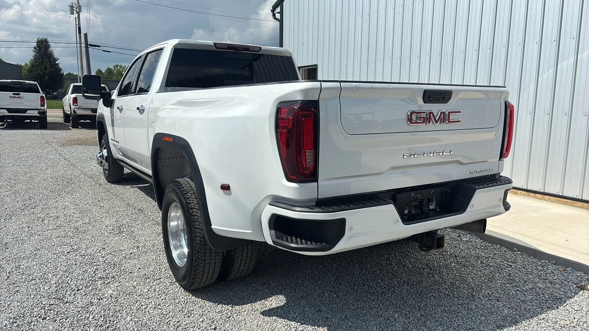 Used 2023 GMC Sierra 3500 Denali w/ Denali Ultimate Package AWD/4WD image 3