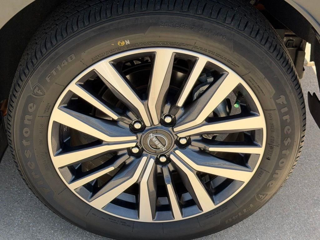 Used 2024 Nissan Kicks SV FWD image 10