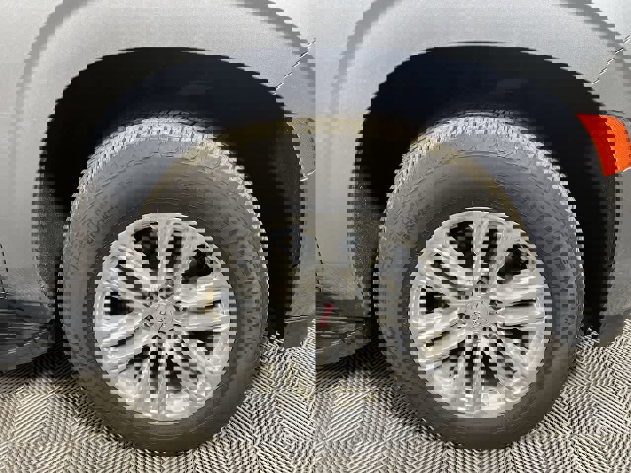 Used 2024 GMC Yukon SLT image 10