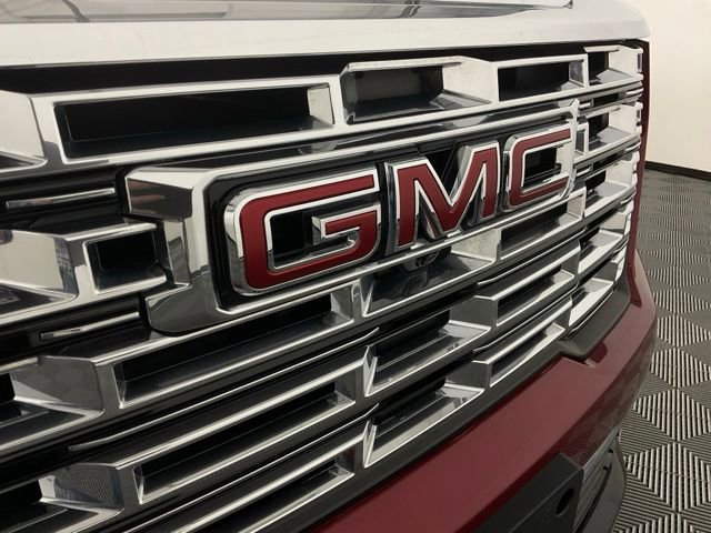 Used 2024 GMC Acadia Denali image 11