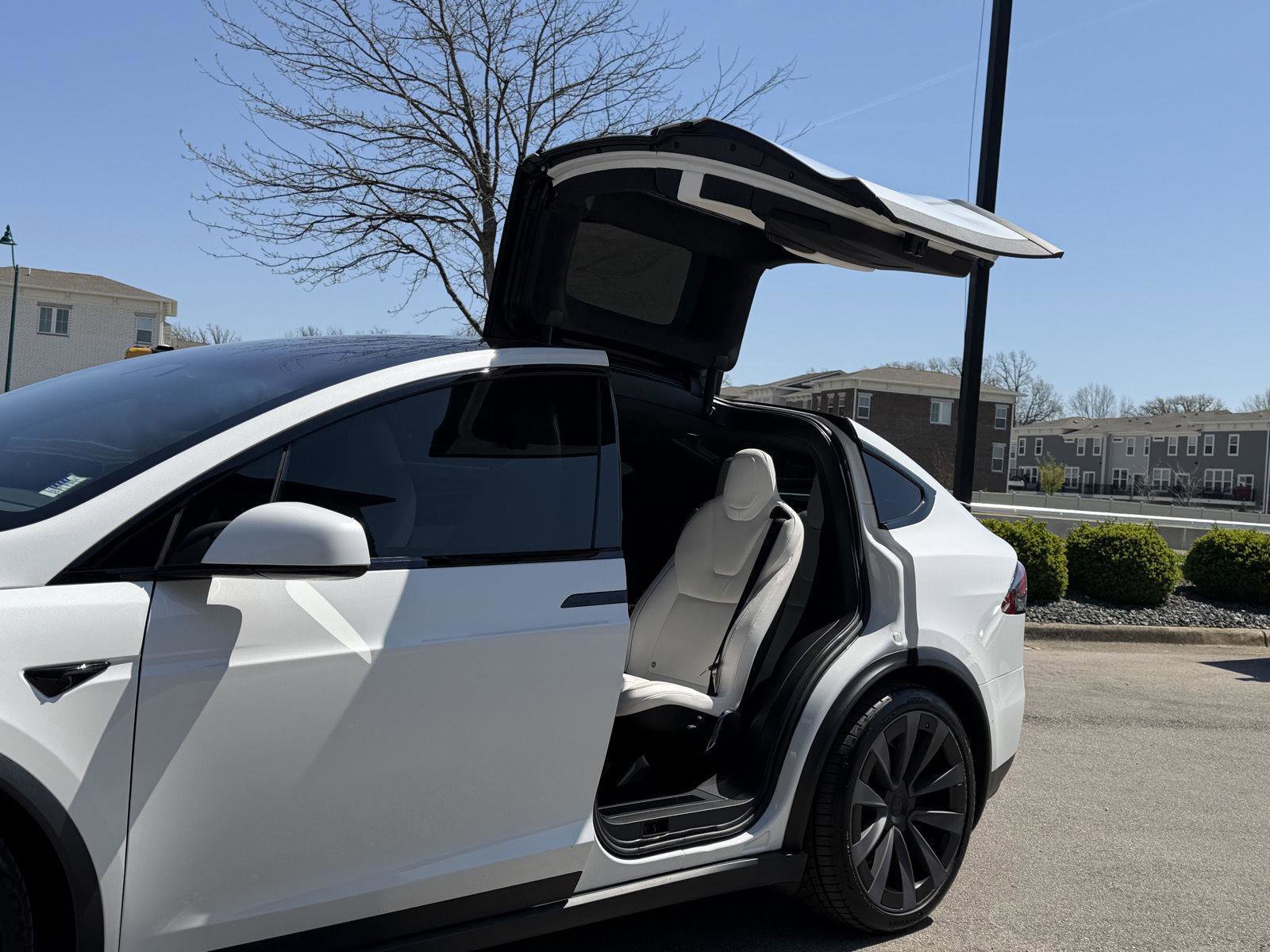 Used 2022 Tesla Model X Plaid image 45