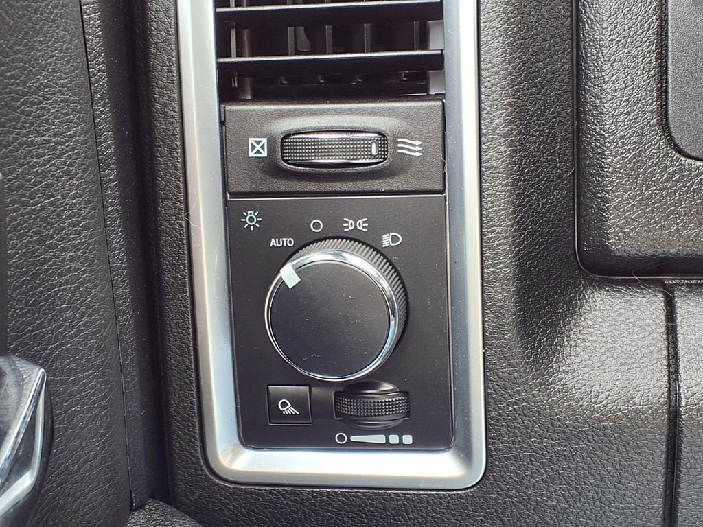 Used 2024 RAM 1500 Classic Warlock AWD/4WD image 17