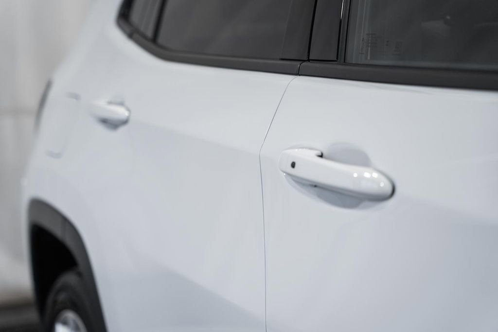 Certified 2024 Jeep Compass Latitude w/ Sun and Sound Group image 18