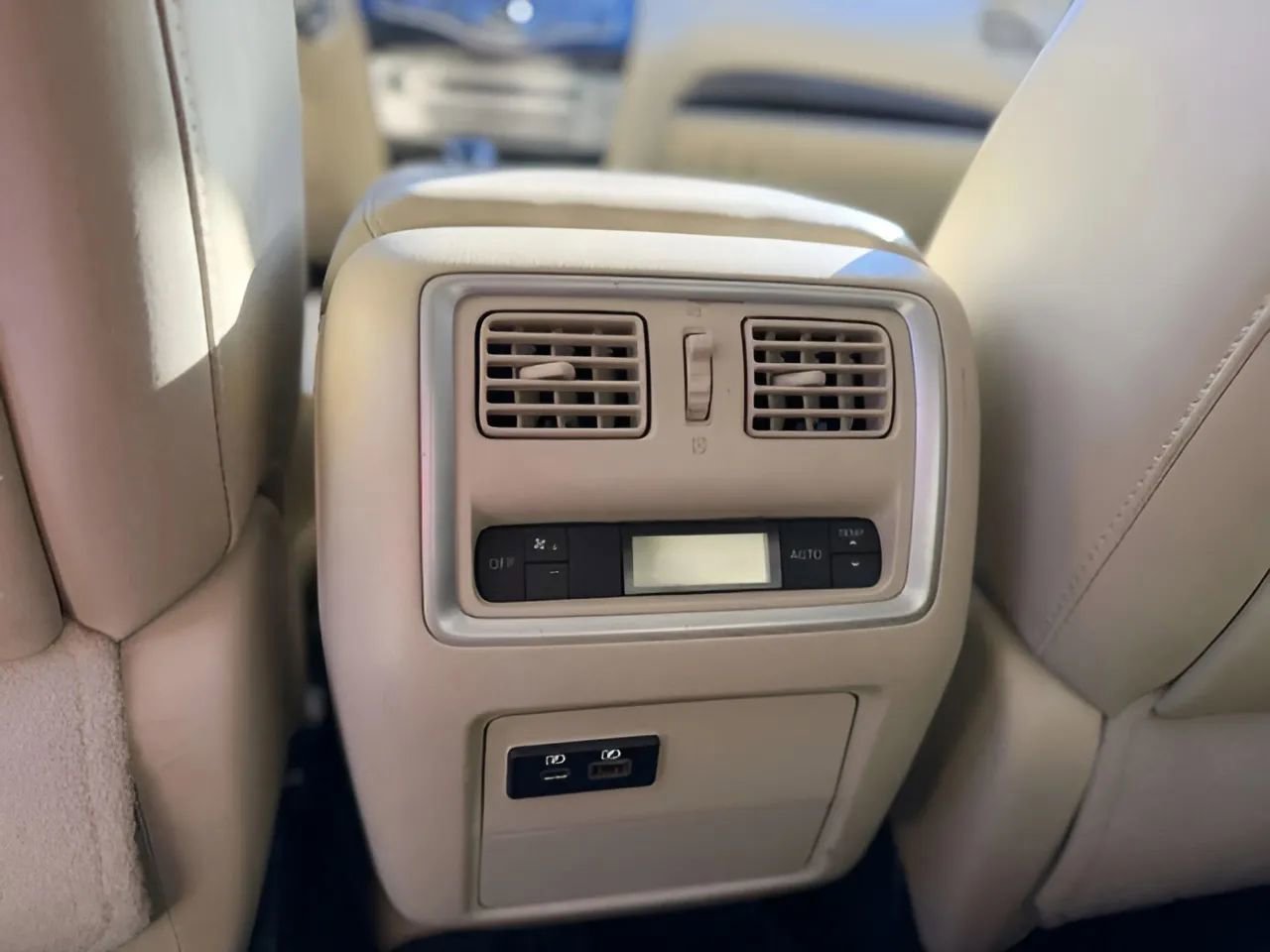 Used 2019 INFINITI QX60 Luxe w/ Essential Package image 38