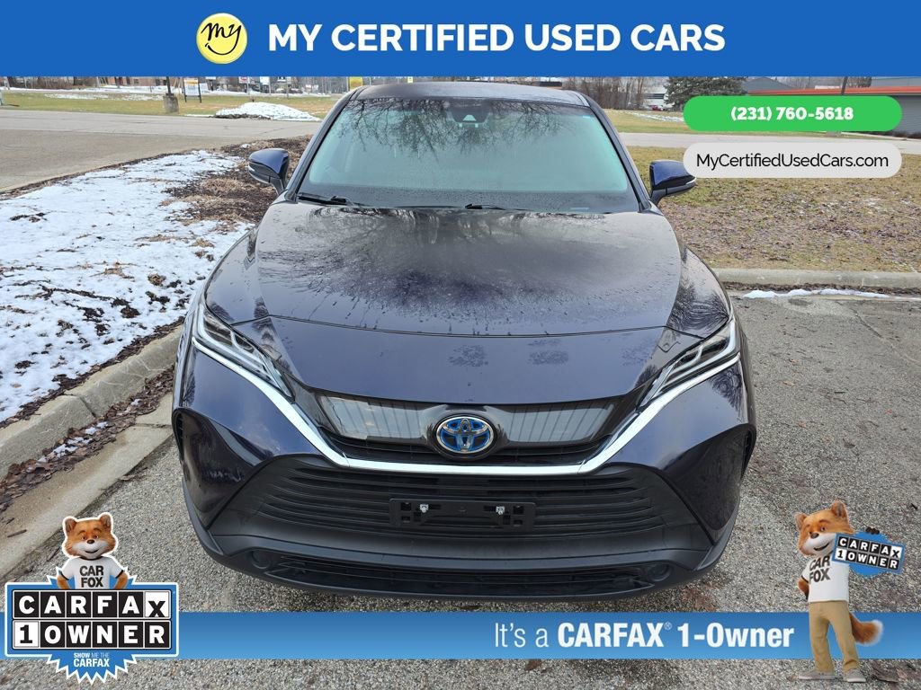 Used 2024 Toyota Venza LE image 2