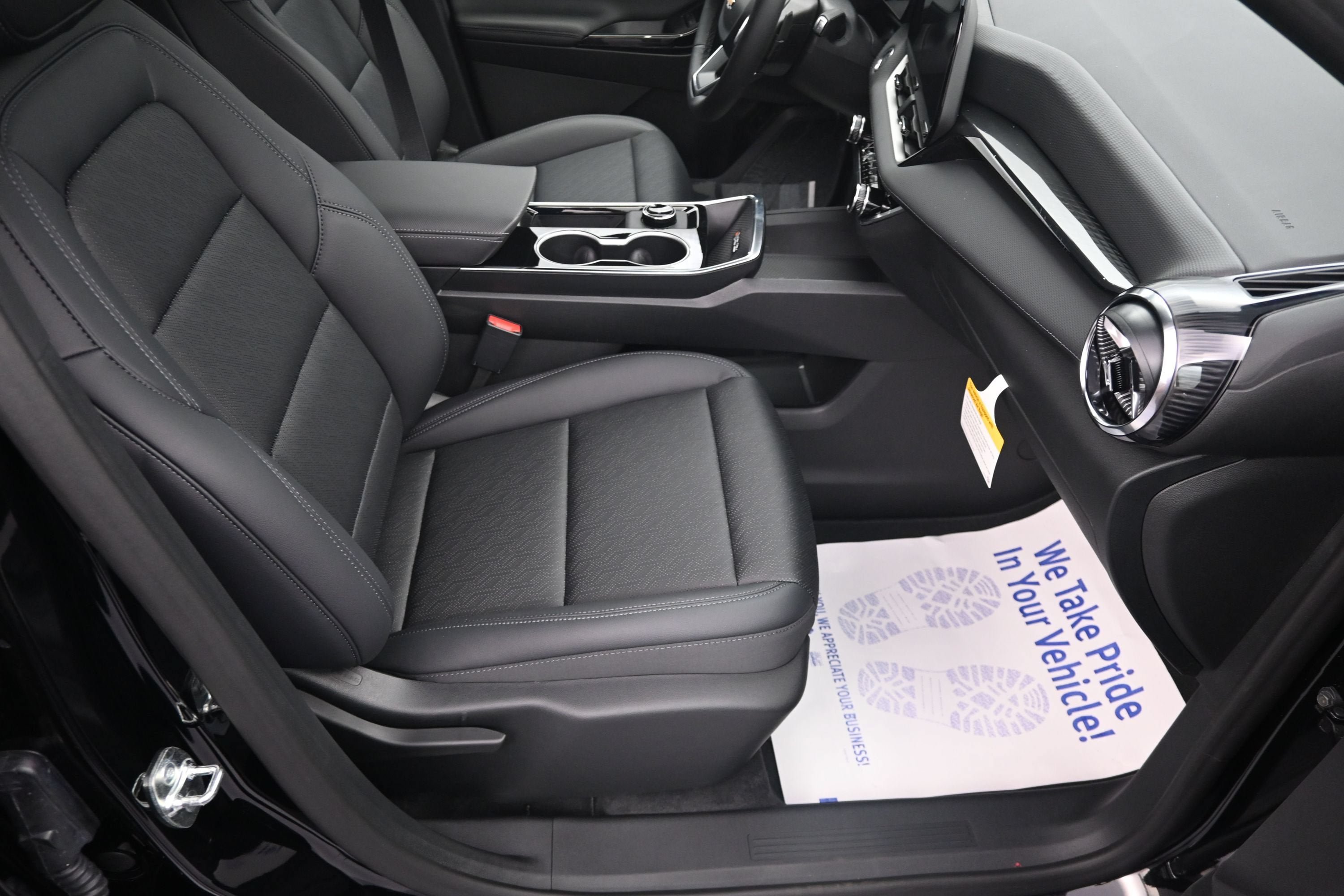 New 2027 Chevrolet Equinox LT w/ Convenience Package II FWD image 36