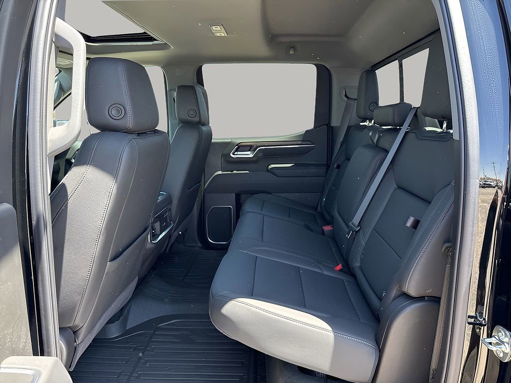 Used 2025 GMC Sierra 1500 SLT image 9