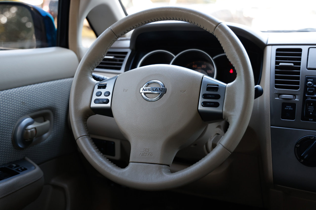 Used 2009 Nissan Versa 1.8 S w/ Convenience Pkg image 28