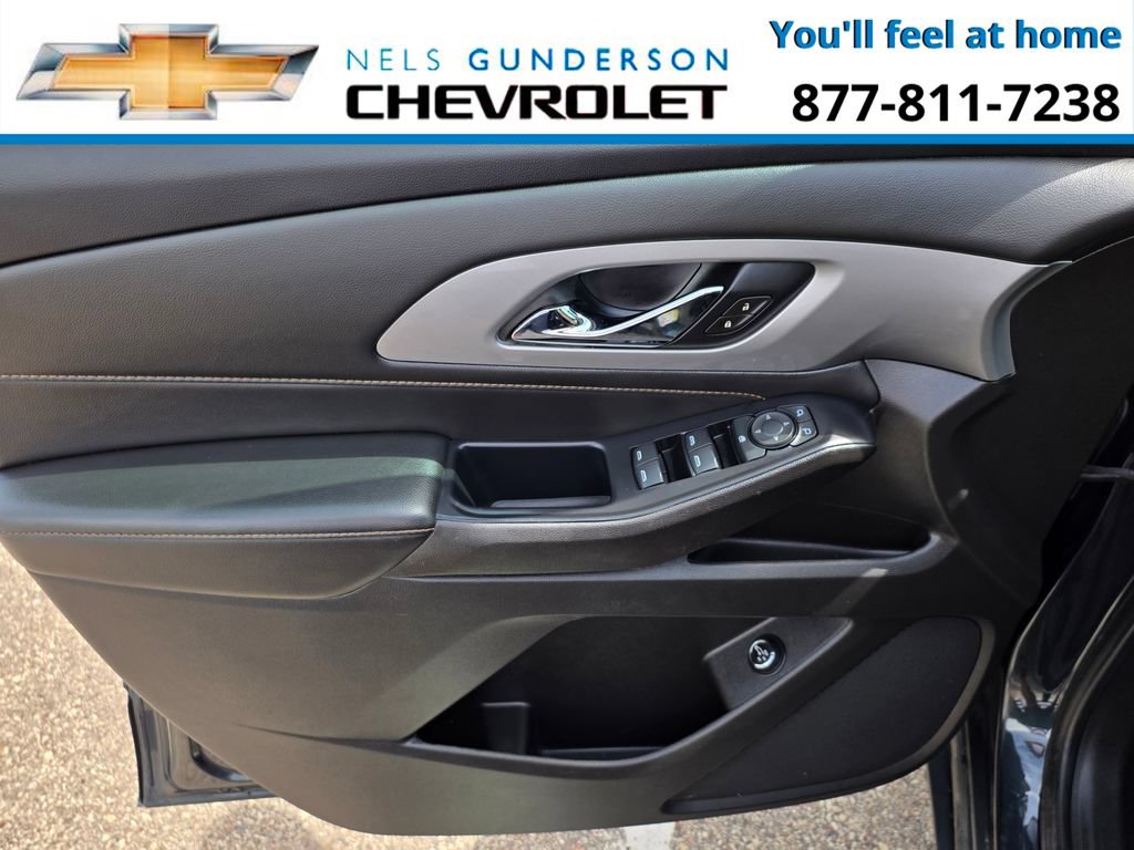 Used 2020 Chevrolet Traverse LT w/ Driver Confidence II Package AWD/4WD image 18